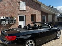 Gebraucht BMW 318 Cabriolet 143 PS (105 kW) 2010 Schwarz Cabrio