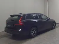 Gebraucht Volvo V60 163 PS (119 kW) 2022 Black solid stone / solid Kombi