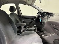 Usata Ford Focus 101 CV (74 kW) 2002 Grigio Berlina