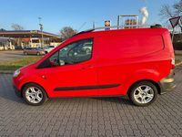 Gebraucht Ford Transit Trend 97 PS (71 kW) 2014 Rot Van / Kleinbus