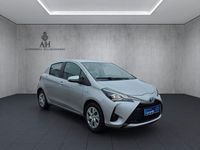 Gebraucht Toyota Yaris Hybrid Business Edition 75 PS (55 kW) 2019 Silber Kleinwagen