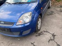 Gebraucht Ford Fiesta 70 PS (51 kW) 2007 Blau Kleinwagen