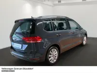 Gebraucht VW Touran Comfortline 150 PS (110 kW) 2023 Grau Van / Kleinbus