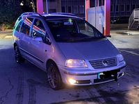 Second-hand VW Sharan 140 CP (102 kW) 2008 Gri Monovolum