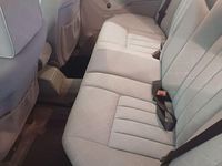 Gebraucht Mercedes 200 75 PS (55 kW) 1994 Silber Limousine