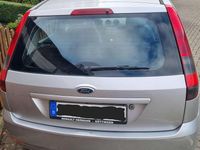 Gebraucht Ford Fiesta 60 PS (44 kW) 2006 Silber Limousine