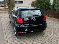 Gebraucht VW Polo 60 PS (44 kW) 2015 Schwarz Kleinwagen