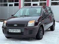 Gebraucht Ford Fusion Style 101 PS (74 kW) 2010 Rot Limousine