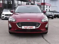 Gebraucht Ford Focus Titanium 125 PS (91 kW) 2020 Rot Limousine