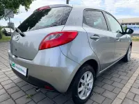 Gebraucht Mazda 2 Kenko 84 PS (61 kW) 2013 Silber Kleinwagen