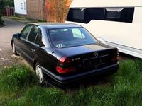 Gebraucht Mercedes C180 122 PS (89 kW) 1993 Schwarz Limousine