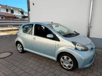 Gebraucht Toyota Aygo 68 PS (50 kW) 2005 Silber Kleinwagen