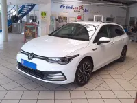Gebraucht VW Golf VIII Style 150 PS (110 kW) 2023 Pure white Kombi