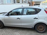 Gebraucht Hyundai i30 118 PS (86 kW) 2008 Silber Kombi