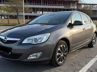 Gebraucht Opel Astra 140 PS (102 kW) 2011 Grau Limousine