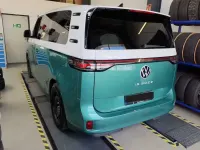 Käytetty VW ID. Buzz Pro 150 kW (204 HP) 2023 Vihreä Tila-auto