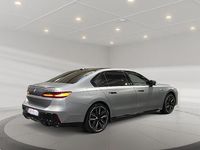 Gebraucht BMW M760e Executive 381 PS (280 kW) 2025 Frozen pure grey metallic Limousine