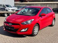 Gebraucht Hyundai i30 99 PS (72 kW) 2012 Rot Limousine