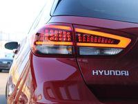 Gebraucht Hyundai i30 Advantage 101 PS (74 kW) 2024 Ultimate red / met Kleinwagen
