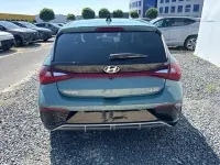 Neu Hyundai i20 90 PS (66 kW) 2026 (mangrove green mg2) Kleinwagen