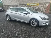 Gebraucht Opel Astra Edition 101 PS (74 kW) 2015 Silber metallic Kleinwagen