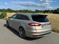 Gebraucht Ford Mondeo Titanium 179 PS (131 kW) 2015 Gold Kombi