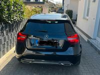 Gebraucht Mercedes A180 109 PS (80 kW) 2015 Schwarz Kleinwagen