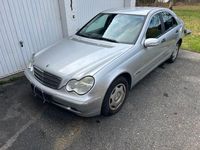 Gebraucht Mercedes C200 122 PS (89 kW) 2004 Silber Limousine