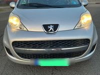 Gebraucht Peugeot 107 68 PS (50 kW) 2009 Silber Kleinwagen