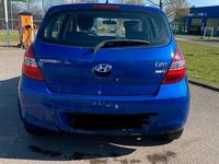 Gebraucht Hyundai i20 Edition+ 77 PS (56 kW) 2011 Blau Kleinwagen