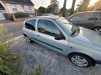 Gebraucht Renault Clio II 58 PS (42 kW) 1998 Silber Kleinwagen