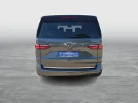 Gebraucht VW Multivan Style 150 PS (110 kW) 2022 Grau Van / Kleinbus