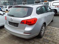 Gebraucht Opel Astra Edition 140 PS (102 kW) 2015 Silber Kombi