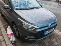 Gebraucht Hyundai i20 101 PS (74 kW) 2016 Grau Kleinwagen