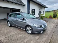 Gebraucht Mercedes B180 122 PS (89 kW) 2013 Grau Kleinwagen