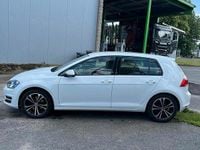 Gebraucht VW Golf VII 105 PS (77 kW) 2014 Weiß Kleinwagen