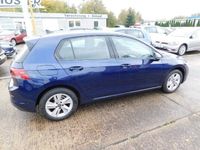 Gebraucht VW Golf VIII Life 131 PS (96 kW) 2020 Blau metallic Limousine