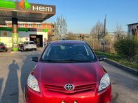 Gebraucht Toyota Auris Basis 90 PS (66 kW) 2011 Rot Kleinwagen