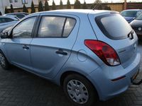 Gebraucht Hyundai i20 Edition 86 PS (63 kW) 2013 Blau Limousine