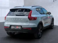 Używany Volvo XC40 120 KM (88 kW) 2025 SUV