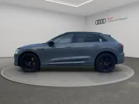 Używany Audi e-tron S-Line 300 kW (408 KM) 2023 Szary SUV