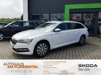 Gebraucht Skoda Superb 150 PS (110 kW) 2023 Moonweiss metallic Kombi