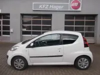 Gebraucht Peugeot 107 Active 68 PS (50 kW) 2012 Weiß Kleinwagen