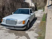 Gebraucht Mercedes 200 75 PS (55 kW) 1990 Weiß Limousine