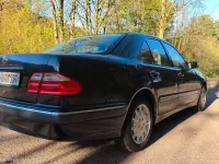 Gebraucht Mercedes E280 Elegance 204 PS (150 kW) 1999 Grün Limousine