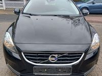 Gebraucht Volvo V40 Kinetic 120 PS (88 kW) 2014 Schwarz Limousine