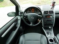 gebraucht Mercedes A200 AVANTGARDE "AUTOMATIK/LEDER/Tempomat/AHK