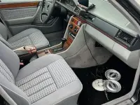 Gebraucht Mercedes 200 118 PS (86 kW) 1991 Schwarz Limousine