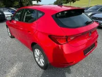 Używany Seat Leon Style 90 KM (66 kW) 2022 Czerwony Sedan/Limuzyna