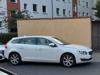 Gebraucht Volvo V60 Momentum 150 PS (110 kW) 2017 Weiß Kombi